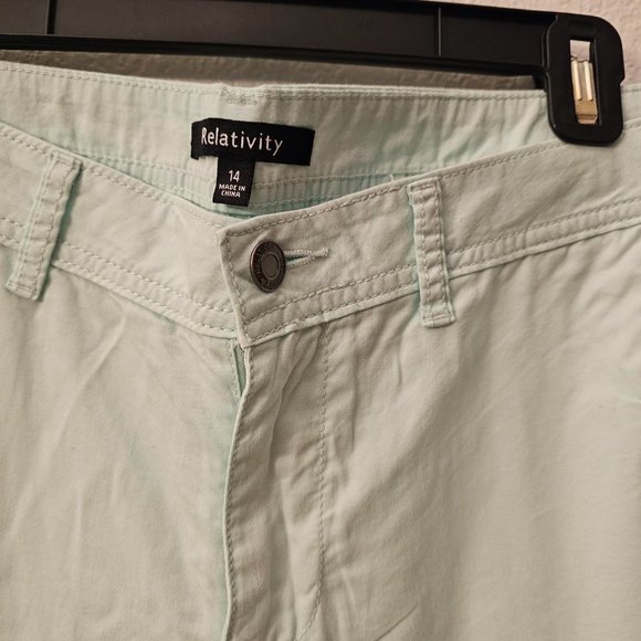 RELATIVITY Shorts Women's Size 14 - Mint Green - New Condition - Picture 4 of 7